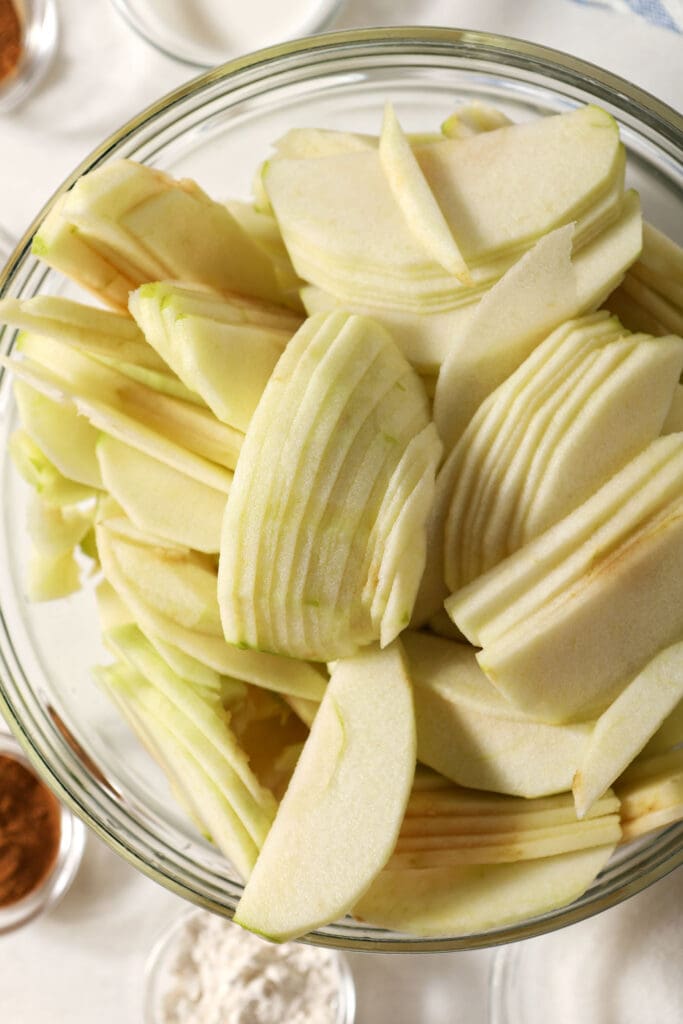 Sliced apples in a bowl