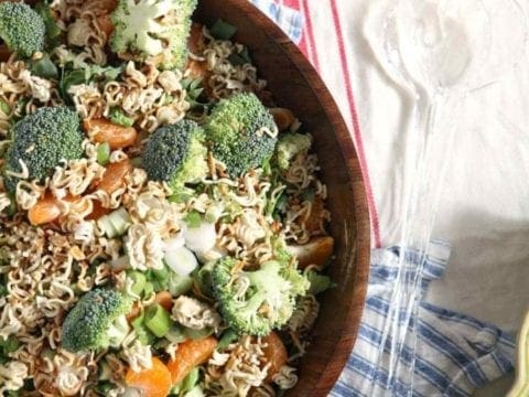 ramen noodle clementine salad in a brown bowl