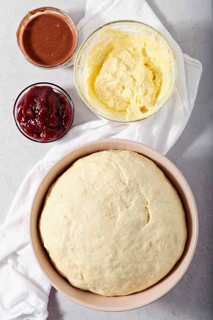 Cream Cheese and Raspberry King Cake (Homemade King Cake Recipe)