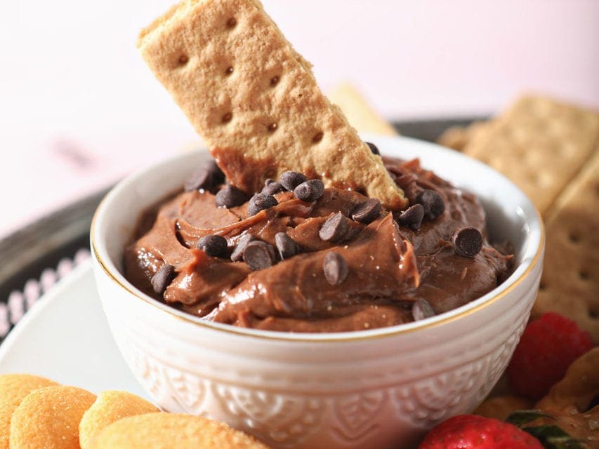 Chocolate Cheesecake Dip (4ingredient Easy Chocolate Fruit Dip)