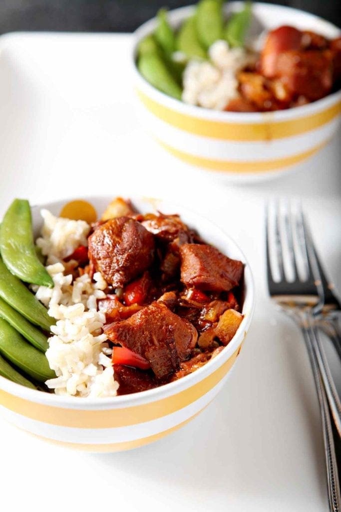 close up of honey sriracha chicken rice bowl