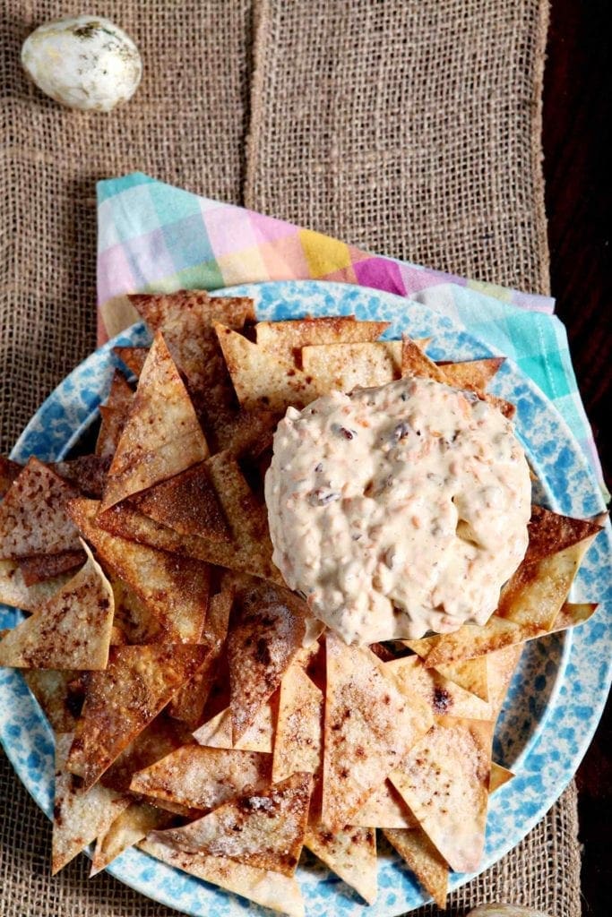 carrot cake dip with chips