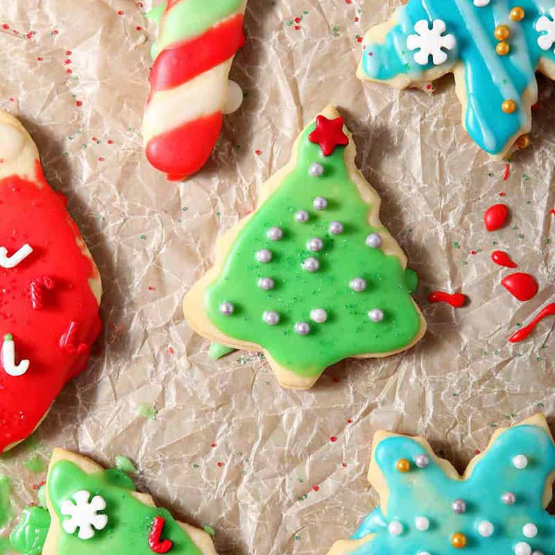 28 Holiday Cookies to Bake This Year