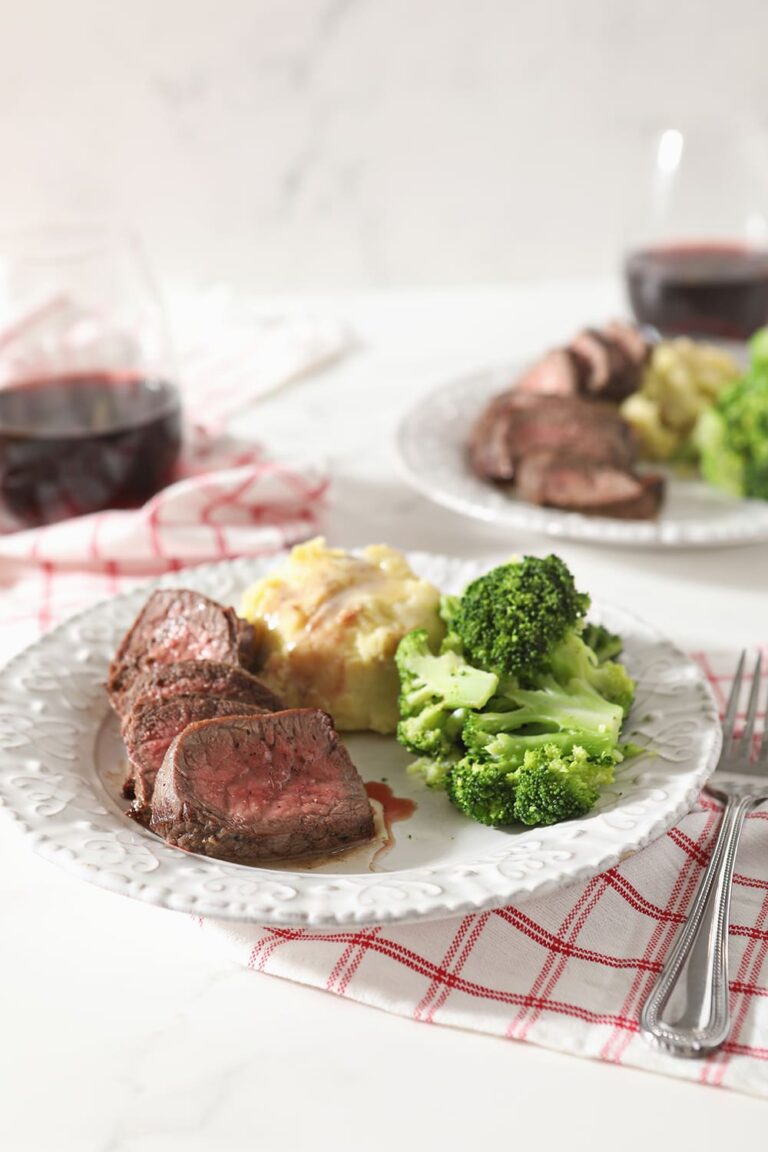 An easy howto guide for How to Broil Steak in the Oven