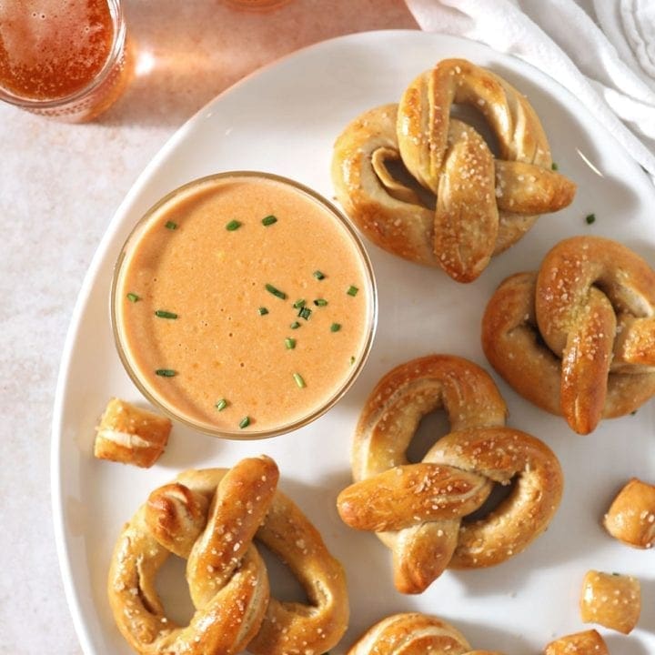 Pretzel Cheese Dip (4-Ingredient Easy Recipe!!!)