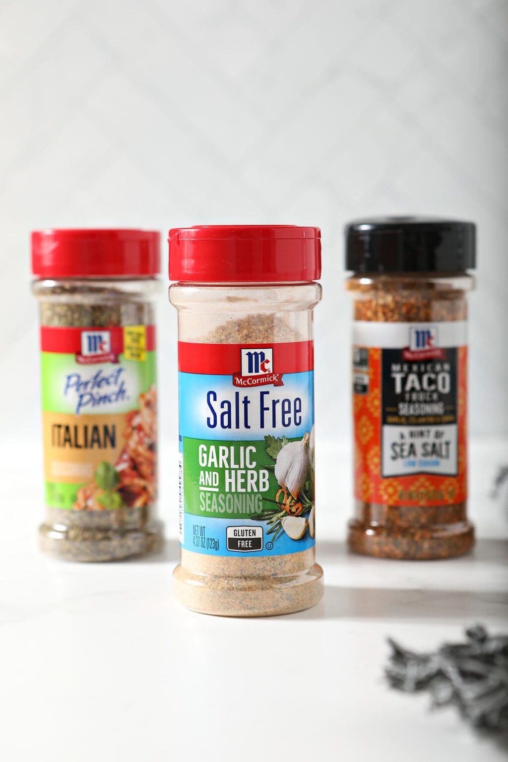 How to make Zesty Garlic Herb Cream Cheese Dip (5 Min Appetizer)