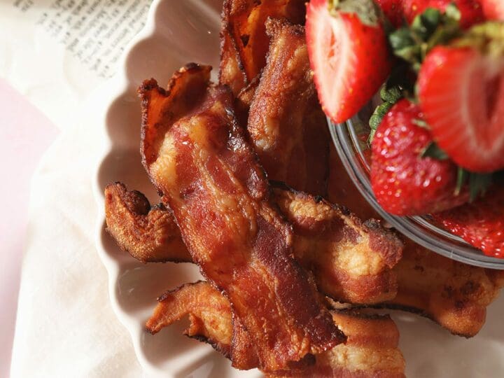 How to Cook Bacon in the Oven - {Crispy Baked Bacon} - Kristine's Kitchen