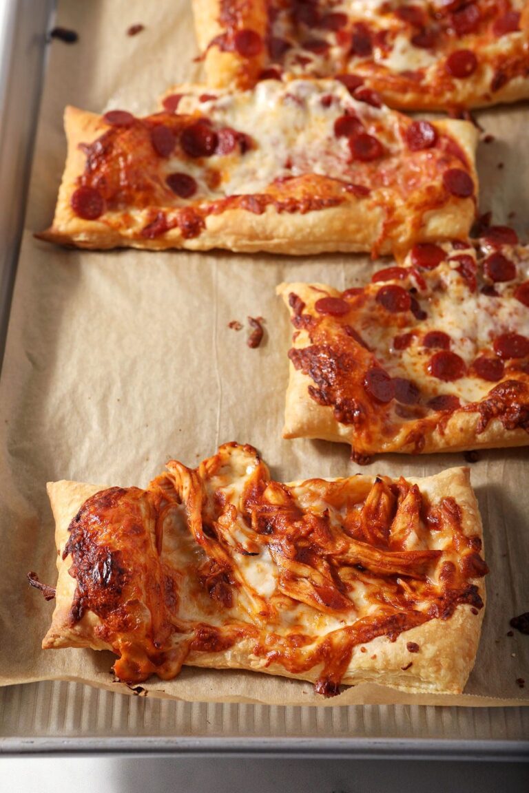 How to make easy and delicious Puff Pastry Pizza