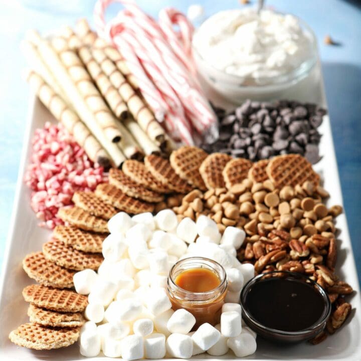 Hot Chocolate Charcuterie Board {Customizable!}